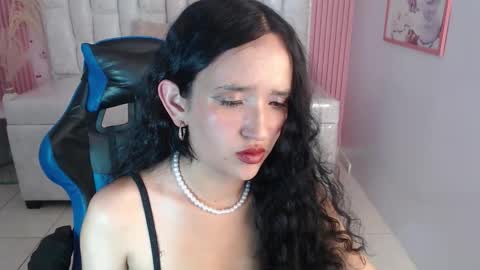 Snapshot of bella_vibes_s chatting on October 26, 8:15 pm Bella online show from October 26, 8:15 pm