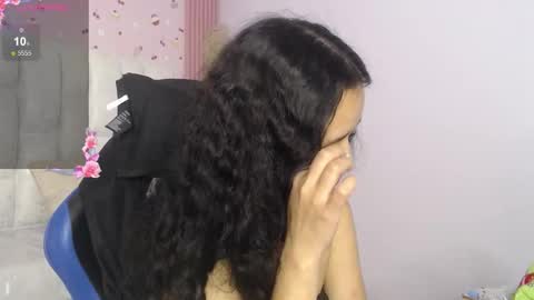 Snapshot of bella_vibes_s chatting on November 14, 9:08 am Bella online show from November 14, 9:08 am