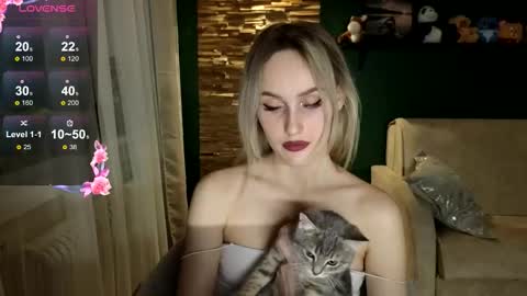 bella_villen online show from March 16, 3:27 pm