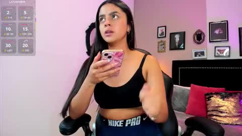 BELLA online show from January 6, 8:23 pm