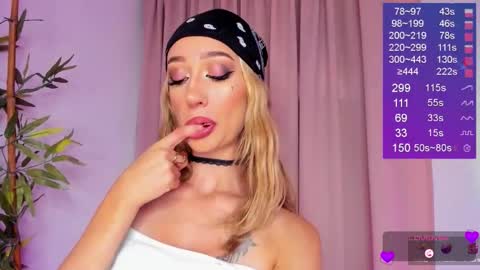 Bella White online show from September 25, 2:21 pm