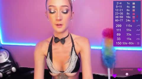 Bella White online show from January 19, 1:04 pm