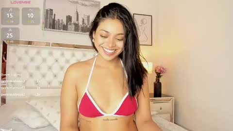 Snapshot of bellaa__jones chatting on May 5, 11:40 am Bella online show from May 5, 11:40 am
