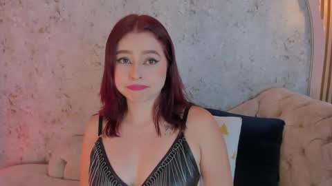 Snapshot of bellaa_swant chatting on October 1, 8:04 pm Cris online show from October 1, 8:04 pm