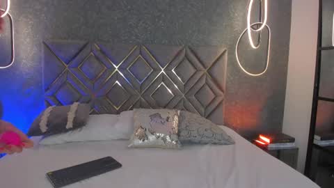 Snapshot of bellaa_swant chatting on November 22, 7:57 pm Cris online show from November 22, 7:57 pm