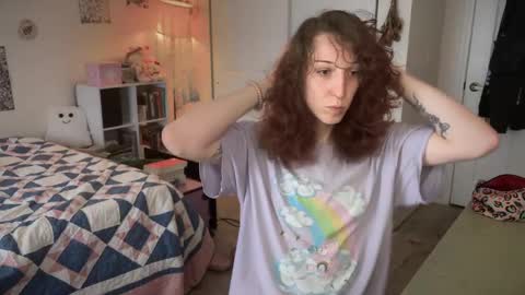 Snapshot of bellababy444 chatting on May 29, 5:22 pm bellababy444 online show from May 29, 5:22 pm