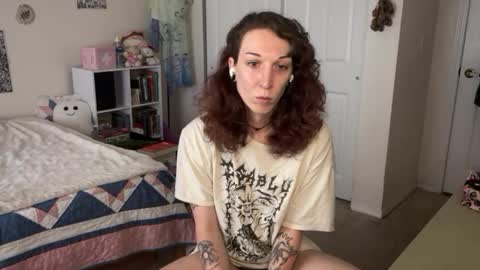 Snapshot of bellababy444 chatting on June 7, 5:06 pm bellababy444 online show from June 7, 5:06 pm