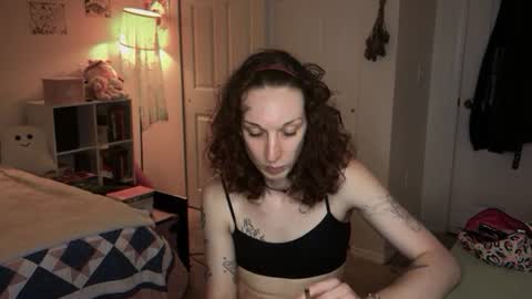 Snapshot of bellababy444 chatting on June 17, 5:43 am bellababy444 online show from June 17, 5:43 am