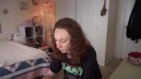 Snapshot of bellababy444 chatting on June 18, 4:11 pm bellababy444 online show from June 18, 4:11 pm