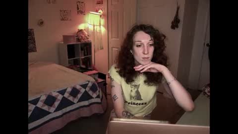 Snapshot of bellababy444 chatting on June 24, 4:00 am bellababy444 online show from June 24, 4:00 am