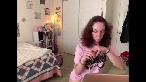 Snapshot of bellababy444 chatting on July 10, 2:52 pm bellababy444 online show from July 10, 2:52 pm