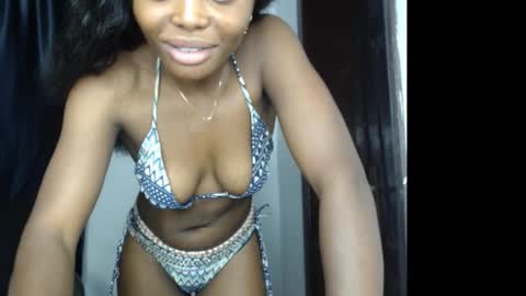 Snapshot of bellababy6 chatting on October 20, 8:20 pm bella online show from October 20, 8:20 pm