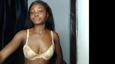 Snapshot of bellababy6 chatting on November 4, 5:23 pm bella online show from November 4, 5:23 pm