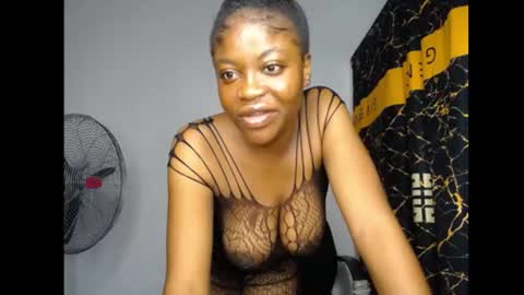 Snapshot of bellababy7 chatting on June 12, 5:45 pm bella online show from June 12, 5:45 pm