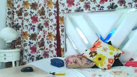 Snapshot of bellabelluci chatting on November 29, 9:07 pm BELLA online show from November 29, 9:07 pm