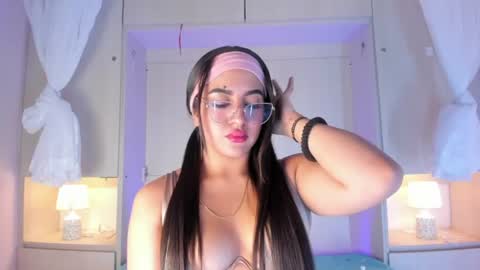 Snapshot of bellabroocks chatting on June 13, 8:51 pm Bella online show from June 13, 8:51 pm