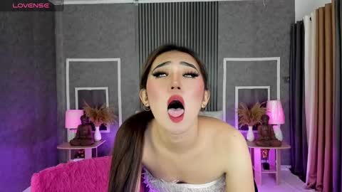 Snapshot of bellabrown_19xxx chatting on March 7, 6:33 pm Bella online show from March 7, 6:33 pm