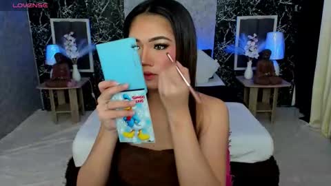 Snapshot of bellabrown_19xxx chatting on September 21, 7:32 am Bella online show from September 21, 7:32 am