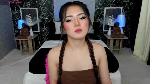 Snapshot of bellabrown_19xxx chatting on October 6, 7:17 am Bella online show from October 6, 7:17 am