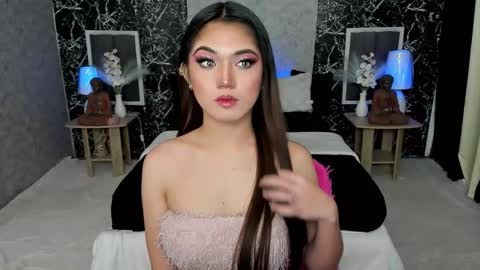 Snapshot of bellabrown_19xxx chatting on October 13, 8:25 am Bella online show from October 13, 8:25 am