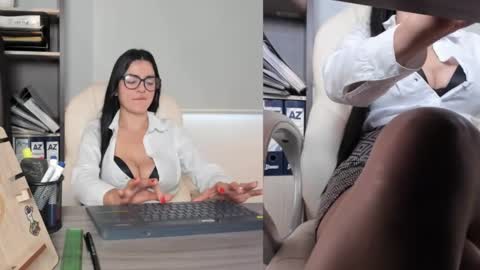 Snapshot of bellaclaiir chatting on March 8, 6:05 pm Bella Clair online show from March 8, 6:05 pm