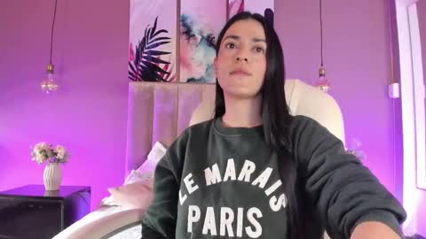 Snapshot of bellaclaiir chatting on November 4, 3:55 pm Bella Clair online show from November 4, 3:55 pm