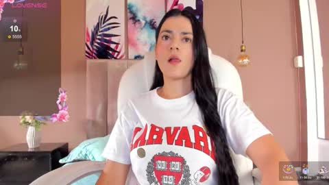 Snapshot of bellaclaiir chatting on November 25, 2:50 pm Bella Clair online show from November 25, 2:50 pm