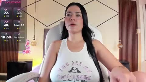 Snapshot of bellaclaiir chatting on July 24, 3:32 pm Bella Clair online show from July 24, 3:32 pm