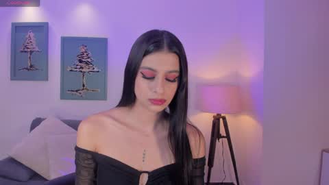 Snapshot of bellaconnor_ chatting on May 5, 4:20 am Bella online show from May 5, 4:20 am