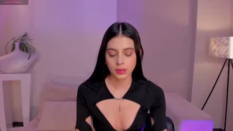 Snapshot of bellaconnor_ chatting on July 2, 4:18 am Bella online show from July 2, 4:18 am