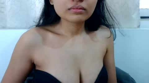Snapshot of bellacrystall chatting on June 23, 6:44 am bellacrystall online show from June 23, 6:44 am