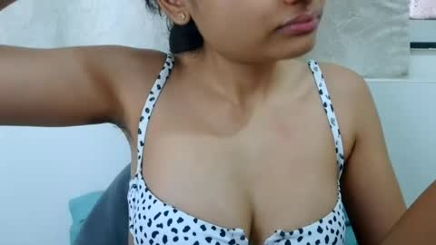 Snapshot of bellacrystall chatting on July 23, 11:08 am bellacrystall online show from July 23, 11:08 am