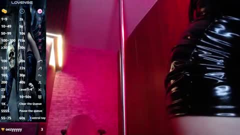 Snapshot of belladona_trix chatting on July 1, 9:03 pm belladona_trix online show from July 1, 9:03 pm