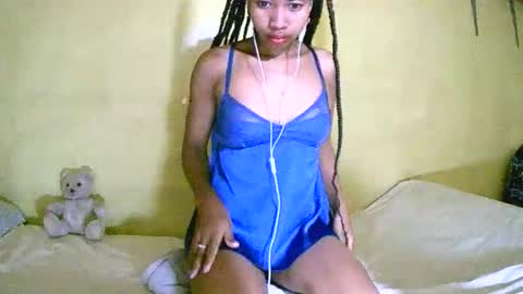 bellaena online show from October 30, 1:18 am