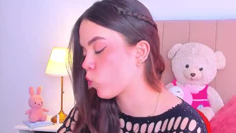 BellaFontana online show from March 17, 5:05 pm