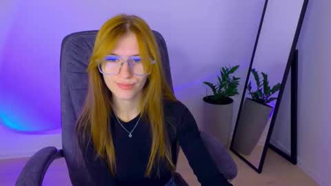 Snapshot of bellafoxi chatting on September 30, 11:37 am BellaFoxi online show from September 30, 11:37 am
