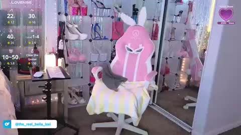 Bella Lexi online show from May 4, 4:36 pm