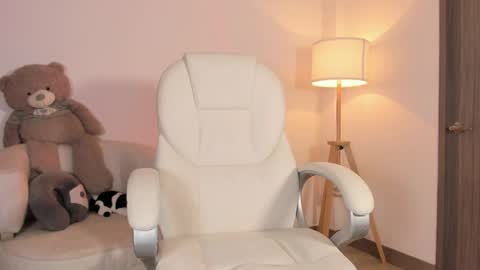 Snapshot of bellamia_ chatting on May 9, 11:54 pm Bella Mia online show from May 9, 11:54 pm