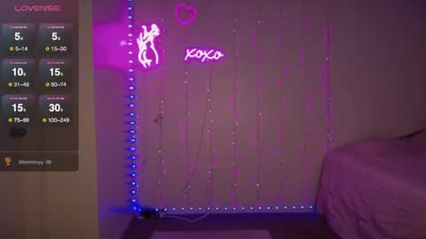 Bella Monroe online show from May 1, 4:17 am