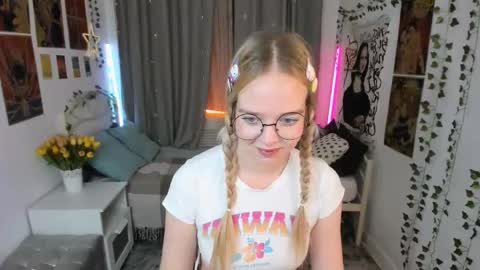 Bella online show from November 9, 11:36 pm