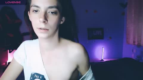 bellaqueen0701 online show from November 17, 9:42 pm