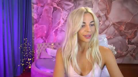 Snapshot of bellarayyy chatting on September 21, 6:04 am Bella online show from September 21, 6:04 am