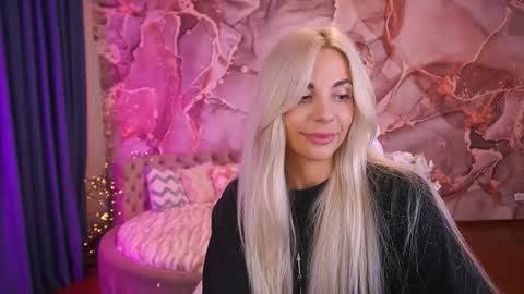 Snapshot of bellarayyy chatting on October 27, 2:04 am Bella online show from October 27, 2:04 am