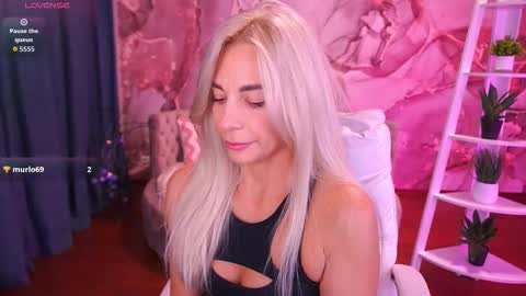 Snapshot of bellarayyy chatting on November 12, 10:30 pm Bella online show from November 12, 10:30 pm