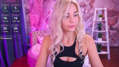 Snapshot of bellarayyy chatting on December 1, 7:35 am Bella online show from December 1, 7:35 am