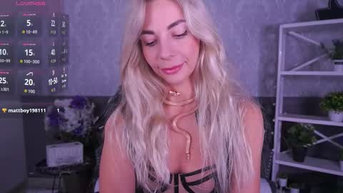 Snapshot of bellarayyy chatting on December 13, 9:53 pm Bella online show from December 13, 9:53 pm