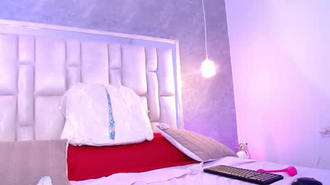 BellaSanderrs online show from March 5, 12:12 pm