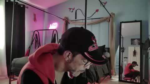 Snapshot of bellaskeykeeper chatting on April 12, 8:47 pm Bellaskeykeeper online show from April 12, 8:47 pm