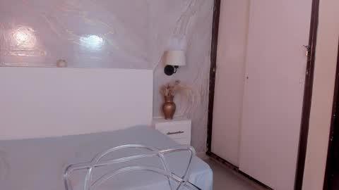 Snapshot of bellasky4 chatting on October 5, 12:25 pm Bella online show from October 5, 12:25 pm