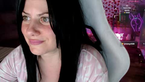 Snapshot of bellastar84 chatting on May 7, 7:36 am Starr40 online show from May 7, 7:36 am